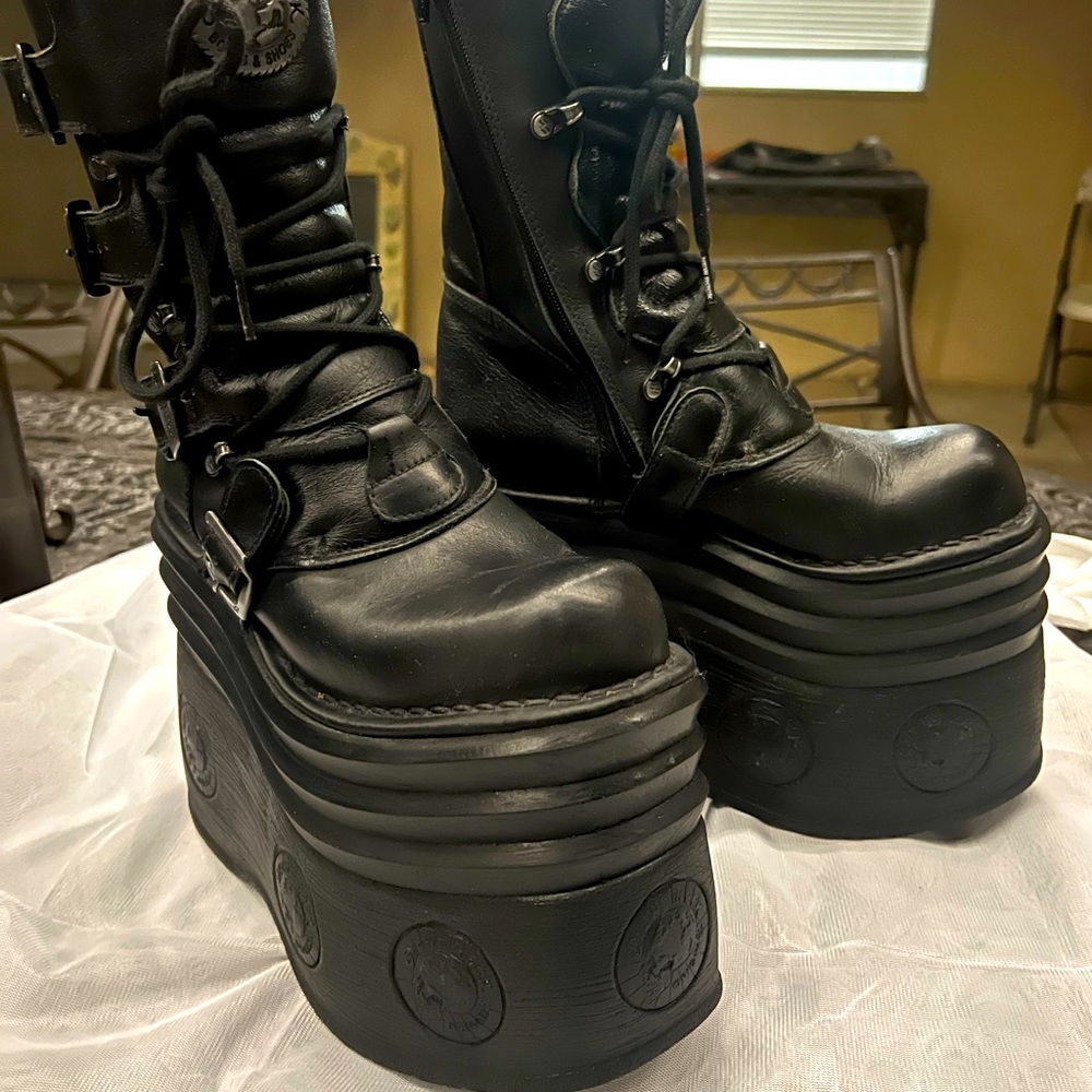 New Rock boots! High tower. European sizes. EU 39 US 8 - 8.5